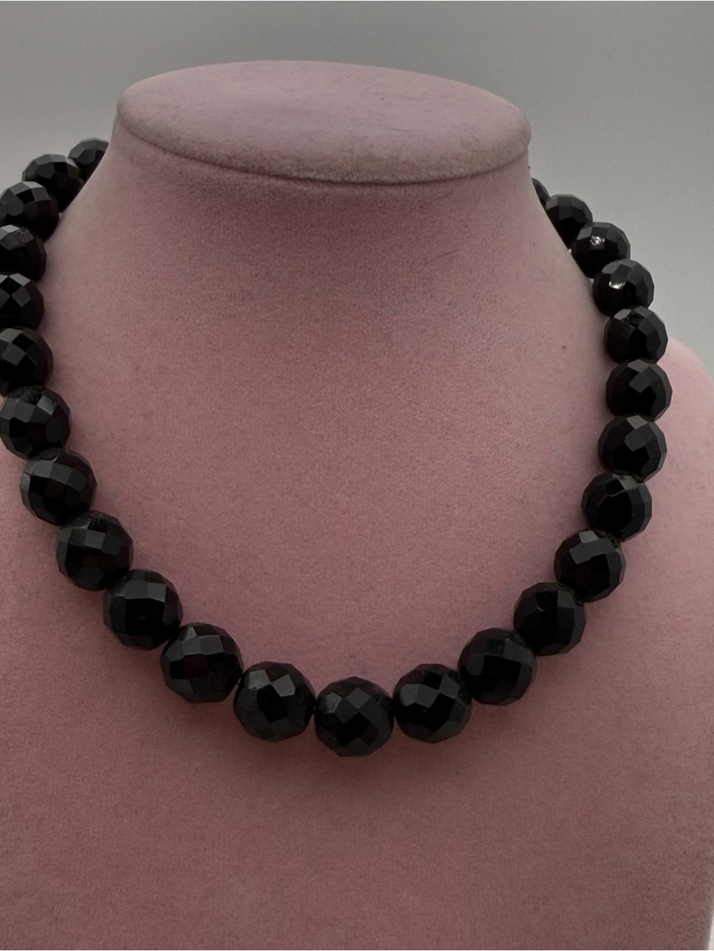 Vintage large Faceted Black Bead Necklace - Elegant Women's Jewelry